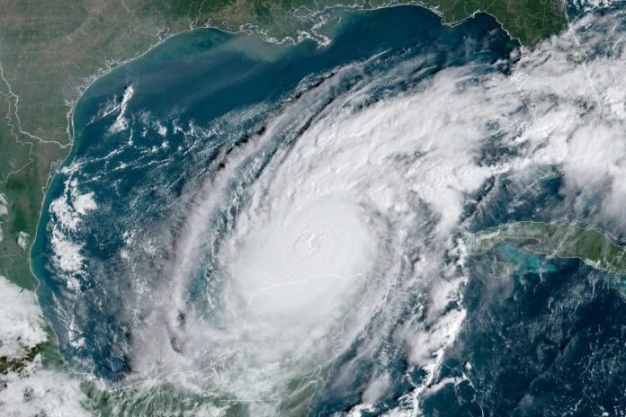 L'ouragan Milton observé par satellite Crédit : HANDOUT / NOAA / AFP