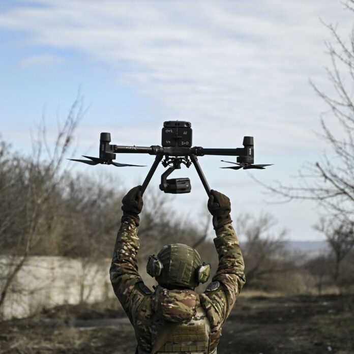 Militaire ukrainien (©)(ARIS MESSINIS / AFP)