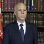 Présidentielle en Tunisie : Kaïs Saïed largement réélu avec 90,7 % des voix, selon les résultats officiels. Portrait du président de la Tunisie Kaïs Saïed