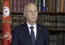 Présidentielle en Tunisie : Kaïs Saïed largement réélu avec 90,7 % des voix, selon les résultats officiels. Portrait du président de la Tunisie Kaïs Saïed