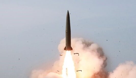 La Corée du Nord tire un missile en mer du Japon