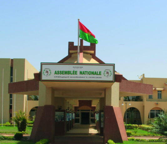 Le Burkina Faso change de devise