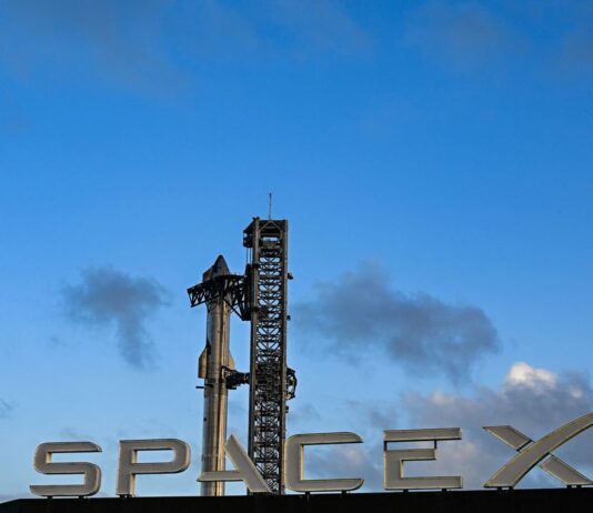 SpaceX échoue à rattraper sa fusée Starship, sous les yeux de Trump