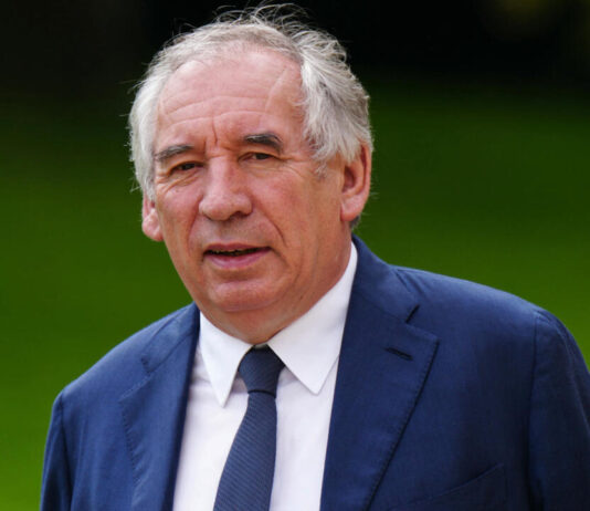 France : François Bayrou nommé Premier ministre par Emmanuel Macron
