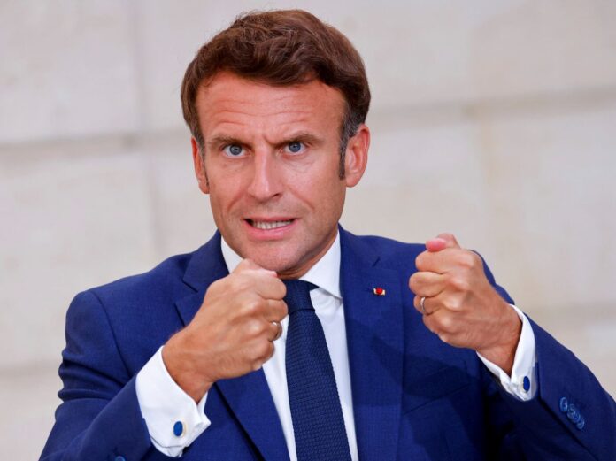 Macron ne demissionnera pas